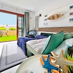 Daire At The Beach, Sunny & 2 Heated Pools, Large Terrace, In *