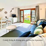 Daire At The Beach, Sunny & 2 Heated Pools, Large Terrace, In
