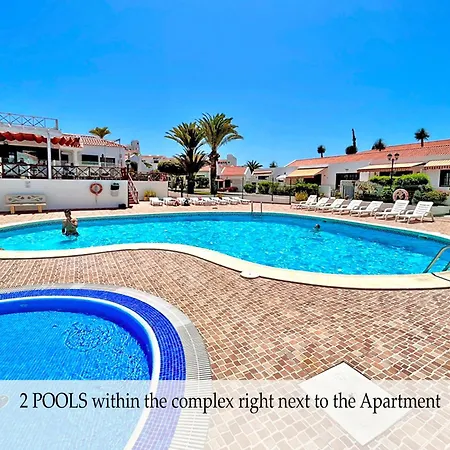At The Beach, Sunny & 2 Heated Pools, Large Terrace, In Lägenhet