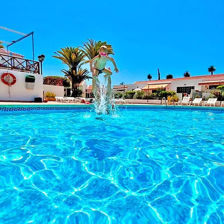 Lägenhet At The Beach, Sunny & 2 Heated Pools, Large Terrace, In Costa Adeje (Tenerife)