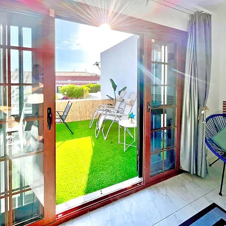 Lägenhet At The Beach, Sunny & 2 Heated Pools, Large Terrace, In Costa Adeje (Tenerife)