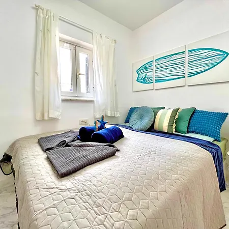 At The Beach, Sunny & 2 Heated Pools, Large Terrace, In Lägenhet *