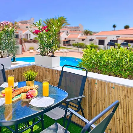 At The Beach, Sunny & 2 Heated Pools, Large Terrace, In Lägenhet Costa Adeje (Tenerife)