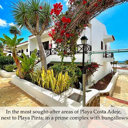 At The Beach, Sunny & 2 Heated Pools, Large Terrace, In شقة *