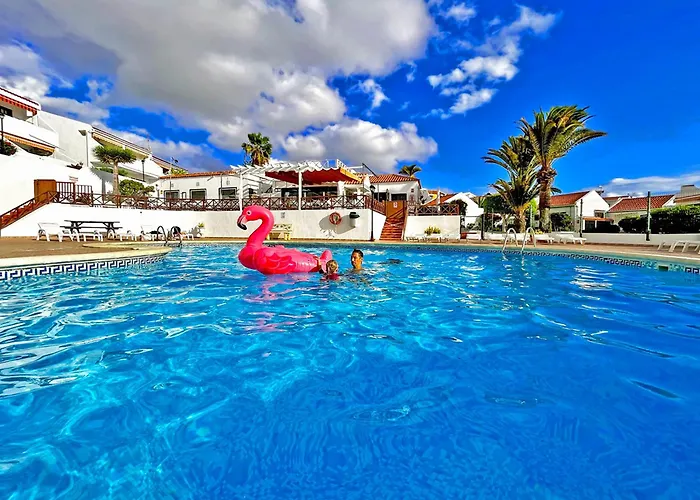 At The Beach, Sunny & 2 Heated Pools, Large Terrace, In * أذيخي