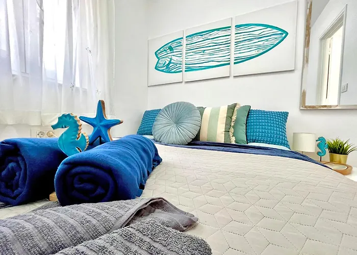 At The Beach, Sunny & 2 Heated Pools, Large Terrace, In أذيخي