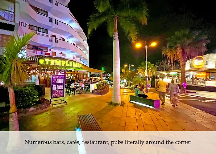 At The Beach, Sunny & 2 Heated Pools, Large Terrace, In شقة أذيخي